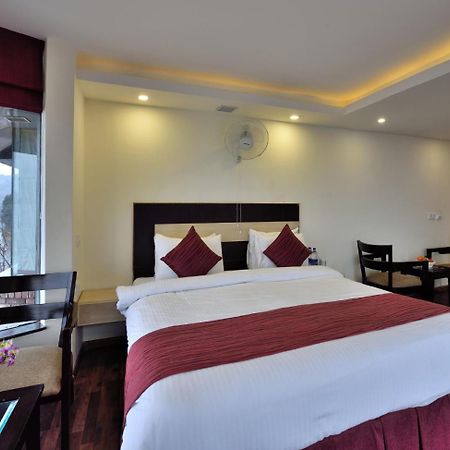 เดอะ ไฮวอลล์ Hotel เดห์ราดุน ภายนอก รูปภาพ