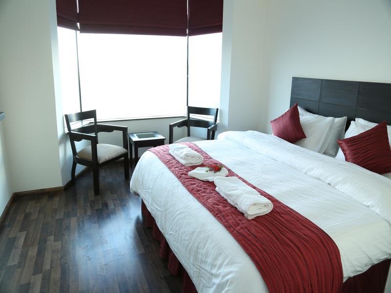 เดอะ ไฮวอลล์ Hotel เดห์ราดุน ภายนอก รูปภาพ