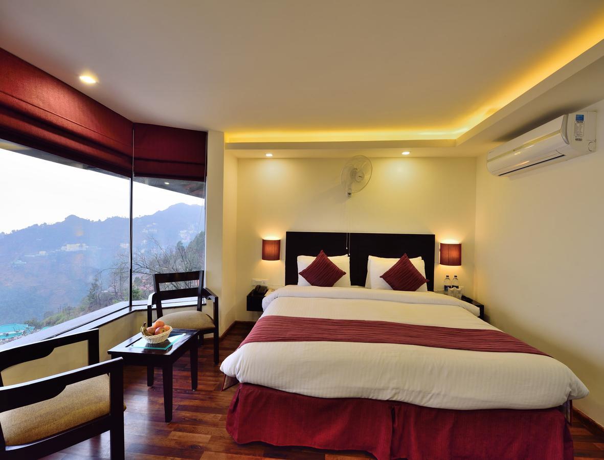 เดอะ ไฮวอลล์ Hotel เดห์ราดุน ภายนอก รูปภาพ